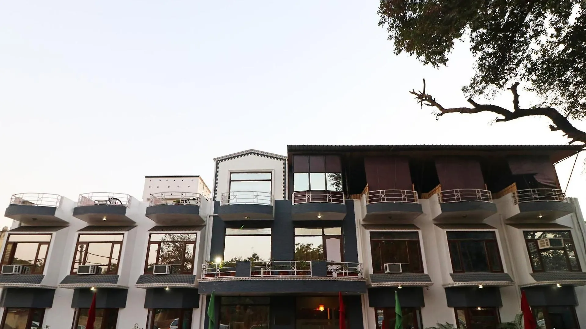 Townhouse Satguru Enclave Road Gurgaon Hotel Jamb 0*,  India